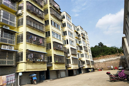 出售泰安嘉德现代城3室2厅2卫151平精装修