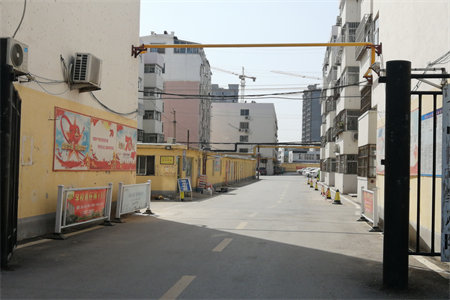 西苑小区3室2厅1卫113/11附房72万